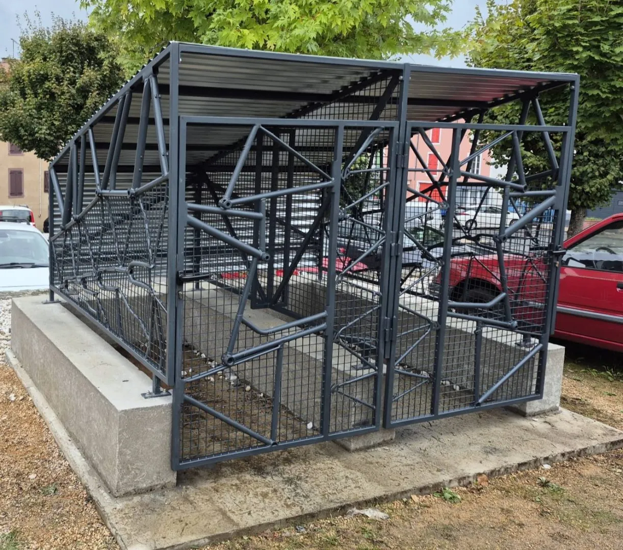 Box à vélos.