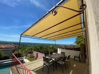 Réalisation d'une pergola en fer forgée